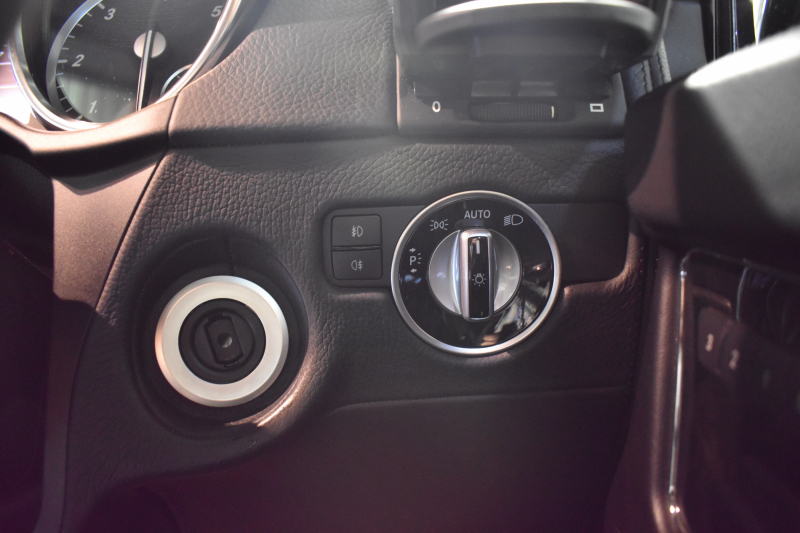 メルセデスベンツ Gクラス G350 ﾌﾞﾙｰﾃｯｸ ﾗｸﾞｼﾞｭｱﾘｰPKG ｾｰﾌﾃｨPKG 211馬力 7速AT 4WD ｻﾝﾙｰﾌ 全席ﾋｰﾀｰ黒革 NEW内装18AW ﾃﾞｨｽﾄﾛ ﾌﾞﾗｲﾝﾄﾞｽﾎﾟｯﾄ ｷｾﾉﾝ ｷｰﾚｽ ﾊﾟｰｸﾄﾛ ARTICOﾀﾞｯｼｭ harman/kardon 地ﾃﾞｼﾞﾅﾋﾞ Bｶﾒﾗ 2年保証