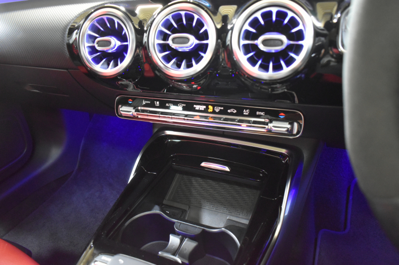 AMG CLAクラス CLA45S 4Mﾌﾟﾗｽ ｼｭｰﾃｨﾝｸﾞB ﾚｰﾀﾞｰｾｰﾌﾃｨP ﾊﾟﾉﾗﾏｻﾝﾙｰﾌ 19AW ﾚｯﾄﾞｷｬﾘﾊﾟｰ 赤黒革 ﾊﾟﾌｫｰﾏﾝｽｽﾃｱﾘﾝｸﾞ ﾄﾞﾗｲﾌﾞｺﾝﾄﾛｰﾙｽｲｯﾁ MBUXﾅﾋﾞTV Bｶﾒﾗ ﾌｯﾄｹﾞｰﾄ ﾜｲﾔﾚｽﾁｬｰｼﾞ ﾃﾞｨｽﾄﾛﾆｯｸ ﾌﾞﾗｲﾝﾄﾞｽﾎﾟｯﾄ ｷｰﾚｽｺﾞｰ 2年保証