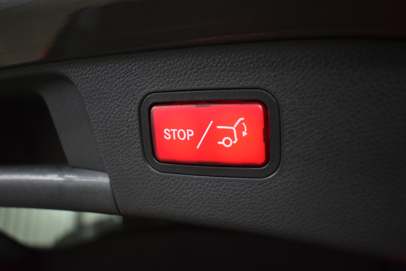 メルセデスベンツ GLA GLA220 4M ﾌﾟﾚﾐｱﾑP ﾚｰﾀﾞｰｾｰﾌﾃｨP 後期 4WD ﾊﾟﾉﾗﾏｻﾝﾙｰﾌ ﾊｰﾏﾝｶｰﾄﾞﾝｻｳﾝﾄﾞ ﾏﾙﾁｶﾗｰｱﾝﾋﾞｴﾝﾄ 革 ﾅﾋﾞTV ﾃﾞｨｽﾄﾛ ﾌﾞﾗｲﾝﾄﾞS ﾚｰﾝｷｰﾌﾟ ﾌｯﾄｹﾞｰﾄ ﾊﾞｯｸｶﾒﾗ ｷｰﾚｽｺﾞｰ 2年保証