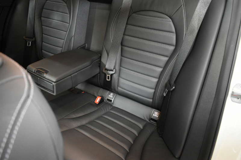 AMG Cクラス C43 4ﾏﾁｯｸ  ﾚｰﾀﾞｰｾｰﾌﾃｨP 後期型 3.0ﾘｯﾀｰV6ﾂｲﾝﾀｰﾎﾞ ﾊﾟﾉﾗﾏｻﾝﾙｰﾌ 革 ﾌﾞﾙﾒｽﾀｰｻｳﾝﾄﾞ 液晶ﾒｰﾀｰ HUD ｴｱﾊﾞﾗﾝｽP ﾌｯﾄﾄﾗﾝｸ ｴｱﾛ19AW LEDﾍｯﾄﾞﾗｲﾄ ﾃﾞｨｽﾄﾛ ﾌﾞﾗｲﾝﾄﾞS ﾚｰﾝｷｰﾌﾟ ﾅﾋﾞTV Bｶﾒﾗ 2年保証