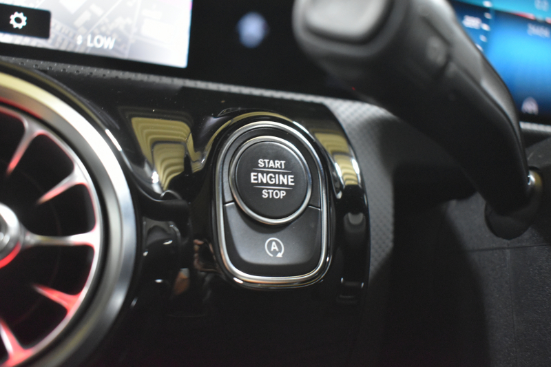 メルセデスベンツ CLAクラス CLA250 4M AMGﾗｲﾝ AMGﾚｻﾞｰｴｸｽｸﾙｰｼﾌﾞP ｱﾄﾞﾊﾞﾝｽﾄﾞP ﾅﾋﾞｹﾞｰｼｮﾝP ﾚｰﾀﾞｰｾｰﾌﾃｨP ﾊﾟﾉﾗﾏｻﾝﾙｰﾌ 黒灰革 AMGｴｱﾛ18AW MBUXﾅﾋﾞTV ﾍｯﾄﾞｱｯﾌﾟD 360ｶﾒﾗ ﾃﾞｨｽﾄﾛﾆｯｸ ﾌﾞﾗｲﾝﾄﾞｽﾎﾟｯﾄ ﾚｰﾝｷｰﾌﾟ ﾌｯﾄﾄﾗﾝｸ ｷｰﾚｽGO 2年保証