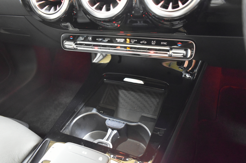 メルセデスベンツ CLAクラス CLA250 4M AMGﾗｲﾝ AMGﾚｻﾞｰｴｸｽｸﾙｰｼﾌﾞP ｱﾄﾞﾊﾞﾝｽﾄﾞP ﾅﾋﾞｹﾞｰｼｮﾝP ﾚｰﾀﾞｰｾｰﾌﾃｨP ﾊﾟﾉﾗﾏｻﾝﾙｰﾌ 黒灰革 AMGｴｱﾛ18AW MBUXﾅﾋﾞTV ﾍｯﾄﾞｱｯﾌﾟD 360ｶﾒﾗ ﾃﾞｨｽﾄﾛﾆｯｸ ﾌﾞﾗｲﾝﾄﾞｽﾎﾟｯﾄ ﾚｰﾝｷｰﾌﾟ ﾌｯﾄﾄﾗﾝｸ ｷｰﾚｽGO 2年保証