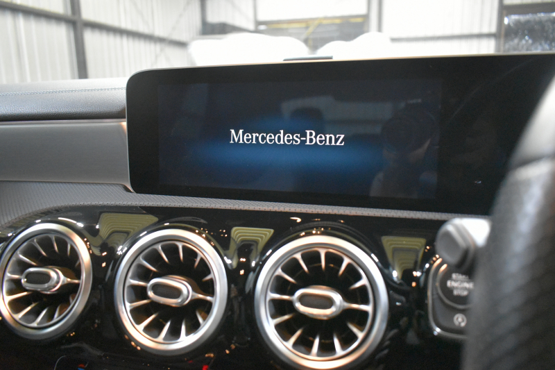 メルセデスベンツ CLAクラス CLA250 4M AMGﾗｲﾝ AMGﾚｻﾞｰｴｸｽｸﾙｰｼﾌﾞP ｱﾄﾞﾊﾞﾝｽﾄﾞP ﾅﾋﾞｹﾞｰｼｮﾝP ﾚｰﾀﾞｰｾｰﾌﾃｨP ﾊﾟﾉﾗﾏｻﾝﾙｰﾌ 黒灰革 AMGｴｱﾛ18AW MBUXﾅﾋﾞTV ﾍｯﾄﾞｱｯﾌﾟD 360ｶﾒﾗ ﾃﾞｨｽﾄﾛﾆｯｸ ﾌﾞﾗｲﾝﾄﾞｽﾎﾟｯﾄ ﾚｰﾝｷｰﾌﾟ ﾌｯﾄﾄﾗﾝｸ ｷｰﾚｽGO 2年保証