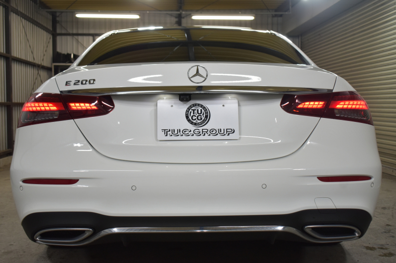 メルセデスベンツ Eクラス E200 ｽﾎﾟｰﾂ BSG搭載 ｴｸｽｸﾙｰｼﾌﾞP AMGﾗｲﾝｲﾝﾃﾘｱP ﾚｰﾀﾞｰｾｰﾌﾃｨP 後期型 ﾊﾟﾉﾗﾏｻﾝﾙｰﾌ 革 ﾌﾞﾙﾒｽﾀｰ HUD ｴｱﾊﾞﾗﾝｽP ﾊﾟﾜｰﾄﾗﾝｸ AMGｴｱﾛ19AW MBUXARﾅﾋﾞTV 360ｶﾒﾗ ﾜｲﾔﾚｽﾁｬｰｼﾞ ﾃﾞｨｽﾄﾛ ﾌﾞﾗｲﾝﾄﾞS ﾚｰﾝｷｰﾌﾟ 2年保証