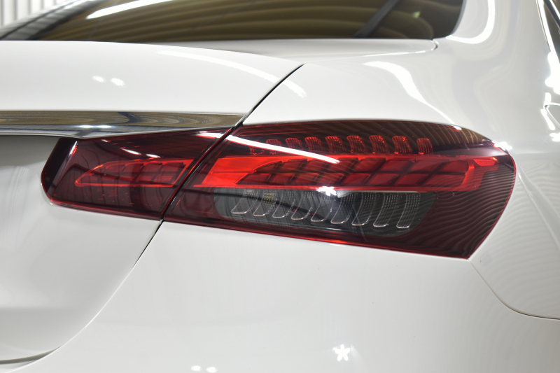 メルセデスベンツ Eクラス E200 ｽﾎﾟｰﾂ BSG搭載 ｴｸｽｸﾙｰｼﾌﾞP AMGﾗｲﾝｲﾝﾃﾘｱP ﾚｰﾀﾞｰｾｰﾌﾃｨP 後期型 ﾊﾟﾉﾗﾏｻﾝﾙｰﾌ 革 ﾌﾞﾙﾒｽﾀｰ HUD ｴｱﾊﾞﾗﾝｽP ﾊﾟﾜｰﾄﾗﾝｸ AMGｴｱﾛ19AW MBUXARﾅﾋﾞTV 360ｶﾒﾗ ﾜｲﾔﾚｽﾁｬｰｼﾞ ﾃﾞｨｽﾄﾛ ﾌﾞﾗｲﾝﾄﾞS ﾚｰﾝｷｰﾌﾟ 2年保証