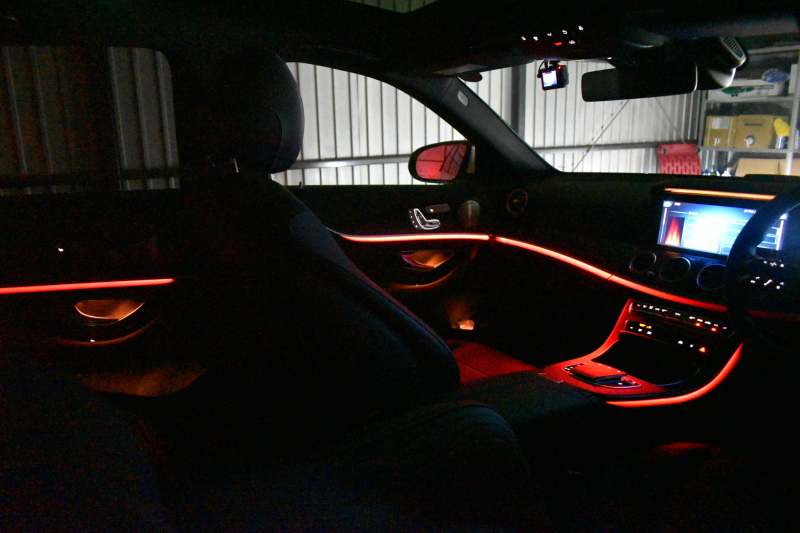 メルセデスベンツ Eクラス E200 ｽﾎﾟｰﾂ BSG搭載 ｴｸｽｸﾙｰｼﾌﾞP AMGﾗｲﾝｲﾝﾃﾘｱP ﾚｰﾀﾞｰｾｰﾌﾃｨP 後期型 ﾊﾟﾉﾗﾏｻﾝﾙｰﾌ 革 ﾌﾞﾙﾒｽﾀｰ HUD ｴｱﾊﾞﾗﾝｽP ﾊﾟﾜｰﾄﾗﾝｸ AMGｴｱﾛ19AW MBUXARﾅﾋﾞTV 360ｶﾒﾗ ﾜｲﾔﾚｽﾁｬｰｼﾞ ﾃﾞｨｽﾄﾛ ﾌﾞﾗｲﾝﾄﾞS ﾚｰﾝｷｰﾌﾟ 2年保証