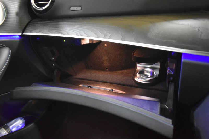 メルセデスベンツ Eクラス E200 ｽﾎﾟｰﾂ BSG搭載 ｴｸｽｸﾙｰｼﾌﾞP AMGﾗｲﾝｲﾝﾃﾘｱP ﾚｰﾀﾞｰｾｰﾌﾃｨP 後期型 ﾊﾟﾉﾗﾏｻﾝﾙｰﾌ 革 ﾌﾞﾙﾒｽﾀｰ HUD ｴｱﾊﾞﾗﾝｽP ﾊﾟﾜｰﾄﾗﾝｸ AMGｴｱﾛ19AW MBUXARﾅﾋﾞTV 360ｶﾒﾗ ﾜｲﾔﾚｽﾁｬｰｼﾞ ﾃﾞｨｽﾄﾛ ﾌﾞﾗｲﾝﾄﾞS ﾚｰﾝｷｰﾌﾟ 2年保証