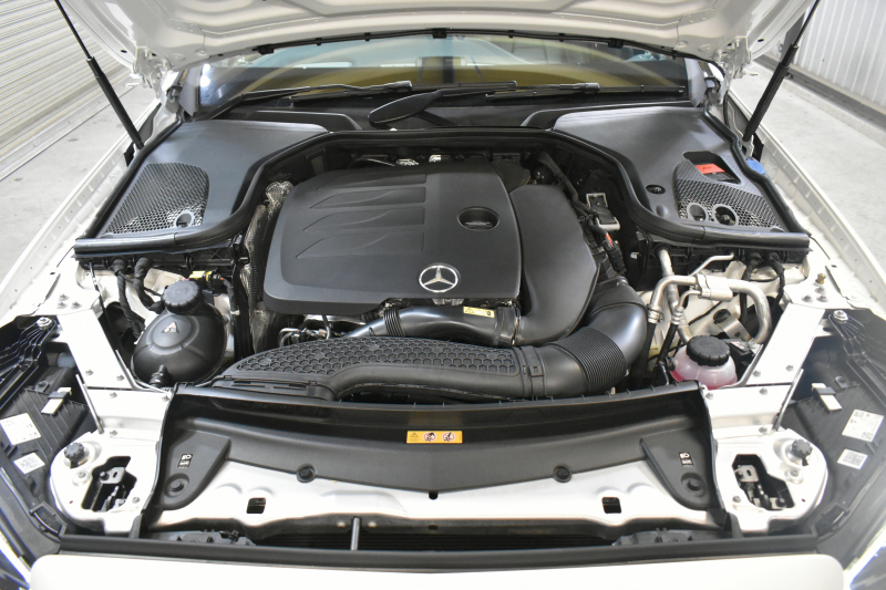 メルセデスベンツ Eクラス E200 ｽﾎﾟｰﾂ BSG搭載 ｴｸｽｸﾙｰｼﾌﾞP AMGﾗｲﾝｲﾝﾃﾘｱP ﾚｰﾀﾞｰｾｰﾌﾃｨP 後期型 ﾊﾟﾉﾗﾏｻﾝﾙｰﾌ 革 ﾌﾞﾙﾒｽﾀｰ HUD ｴｱﾊﾞﾗﾝｽP ﾊﾟﾜｰﾄﾗﾝｸ AMGｴｱﾛ19AW MBUXARﾅﾋﾞTV 360ｶﾒﾗ ﾜｲﾔﾚｽﾁｬｰｼﾞ ﾃﾞｨｽﾄﾛ ﾌﾞﾗｲﾝﾄﾞS ﾚｰﾝｷｰﾌﾟ 2年保証