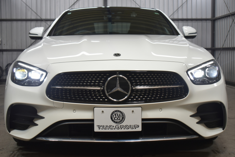 メルセデスベンツ Eクラス E200 ｽﾎﾟｰﾂ BSG搭載 ｴｸｽｸﾙｰｼﾌﾞP AMGﾗｲﾝｲﾝﾃﾘｱP ﾚｰﾀﾞｰｾｰﾌﾃｨP 後期型 ﾊﾟﾉﾗﾏｻﾝﾙｰﾌ 革 ﾌﾞﾙﾒｽﾀｰ HUD ｴｱﾊﾞﾗﾝｽP ﾊﾟﾜｰﾄﾗﾝｸ AMGｴｱﾛ19AW MBUXARﾅﾋﾞTV 360ｶﾒﾗ ﾜｲﾔﾚｽﾁｬｰｼﾞ ﾃﾞｨｽﾄﾛ ﾌﾞﾗｲﾝﾄﾞS ﾚｰﾝｷｰﾌﾟ 2年保証