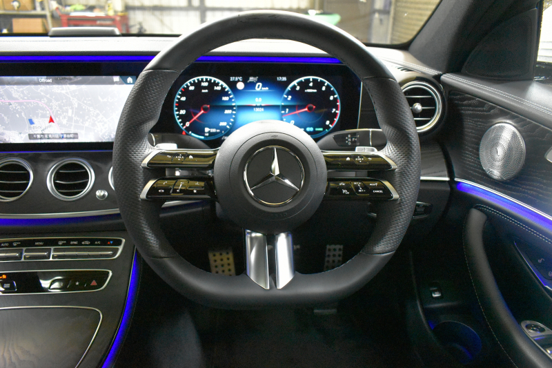 メルセデスベンツ Eクラス E200 ｽﾎﾟｰﾂ BSG搭載 ｴｸｽｸﾙｰｼﾌﾞP AMGﾗｲﾝｲﾝﾃﾘｱP ﾚｰﾀﾞｰｾｰﾌﾃｨP 後期型 ﾊﾟﾉﾗﾏｻﾝﾙｰﾌ 革 ﾌﾞﾙﾒｽﾀｰ HUD ｴｱﾊﾞﾗﾝｽP ﾊﾟﾜｰﾄﾗﾝｸ AMGｴｱﾛ19AW MBUXARﾅﾋﾞTV 360ｶﾒﾗ ﾜｲﾔﾚｽﾁｬｰｼﾞ ﾃﾞｨｽﾄﾛ ﾌﾞﾗｲﾝﾄﾞS ﾚｰﾝｷｰﾌﾟ 2年保証