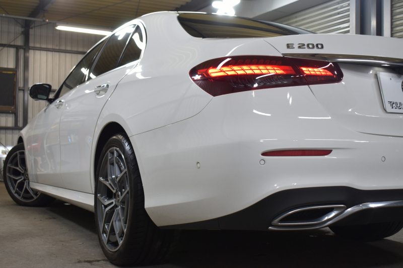 メルセデスベンツ Eクラス E200 ｽﾎﾟｰﾂ BSG搭載 ｴｸｽｸﾙｰｼﾌﾞP AMGﾗｲﾝｲﾝﾃﾘｱP ﾚｰﾀﾞｰｾｰﾌﾃｨP 後期型 ﾊﾟﾉﾗﾏｻﾝﾙｰﾌ 革 ﾌﾞﾙﾒｽﾀｰ HUD ｴｱﾊﾞﾗﾝｽP ﾊﾟﾜｰﾄﾗﾝｸ AMGｴｱﾛ19AW MBUXARﾅﾋﾞTV 360ｶﾒﾗ ﾜｲﾔﾚｽﾁｬｰｼﾞ ﾃﾞｨｽﾄﾛ ﾌﾞﾗｲﾝﾄﾞS ﾚｰﾝｷｰﾌﾟ 2年保証