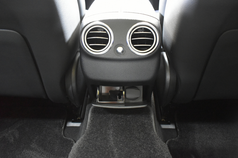 メルセデスベンツ Eクラス E200 ｽﾎﾟｰﾂ BSG搭載 ｴｸｽｸﾙｰｼﾌﾞP AMGﾗｲﾝｲﾝﾃﾘｱP ﾚｰﾀﾞｰｾｰﾌﾃｨP 後期型 ﾊﾟﾉﾗﾏｻﾝﾙｰﾌ 革 ﾌﾞﾙﾒｽﾀｰ HUD ｴｱﾊﾞﾗﾝｽP ﾊﾟﾜｰﾄﾗﾝｸ AMGｴｱﾛ19AW MBUXARﾅﾋﾞTV 360ｶﾒﾗ ﾜｲﾔﾚｽﾁｬｰｼﾞ ﾃﾞｨｽﾄﾛ ﾌﾞﾗｲﾝﾄﾞS ﾚｰﾝｷｰﾌﾟ 2年保証