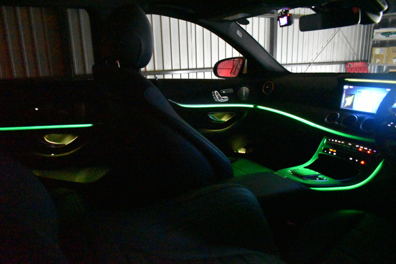 メルセデスベンツ Eクラス E200 ｽﾎﾟｰﾂ BSG搭載 ｴｸｽｸﾙｰｼﾌﾞP AMGﾗｲﾝｲﾝﾃﾘｱP ﾚｰﾀﾞｰｾｰﾌﾃｨP 後期型 ﾊﾟﾉﾗﾏｻﾝﾙｰﾌ 革 ﾌﾞﾙﾒｽﾀｰ HUD ｴｱﾊﾞﾗﾝｽP ﾊﾟﾜｰﾄﾗﾝｸ AMGｴｱﾛ19AW MBUXARﾅﾋﾞTV 360ｶﾒﾗ ﾜｲﾔﾚｽﾁｬｰｼﾞ ﾃﾞｨｽﾄﾛ ﾌﾞﾗｲﾝﾄﾞS ﾚｰﾝｷｰﾌﾟ 2年保証