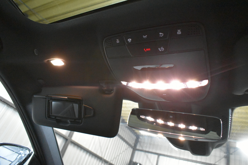 メルセデスベンツ Eクラス E200 ｽﾎﾟｰﾂ BSG搭載 ｴｸｽｸﾙｰｼﾌﾞP AMGﾗｲﾝｲﾝﾃﾘｱP ﾚｰﾀﾞｰｾｰﾌﾃｨP 後期型 ﾊﾟﾉﾗﾏｻﾝﾙｰﾌ 革 ﾌﾞﾙﾒｽﾀｰ HUD ｴｱﾊﾞﾗﾝｽP ﾊﾟﾜｰﾄﾗﾝｸ AMGｴｱﾛ19AW MBUXARﾅﾋﾞTV 360ｶﾒﾗ ﾜｲﾔﾚｽﾁｬｰｼﾞ ﾃﾞｨｽﾄﾛ ﾌﾞﾗｲﾝﾄﾞS ﾚｰﾝｷｰﾌﾟ 2年保証