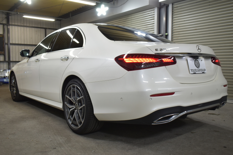 メルセデスベンツ Eクラス E200 ｽﾎﾟｰﾂ BSG搭載 ｴｸｽｸﾙｰｼﾌﾞP AMGﾗｲﾝｲﾝﾃﾘｱP ﾚｰﾀﾞｰｾｰﾌﾃｨP 後期型 1ｵｰﾅｰ ﾊﾟﾉﾗﾏｻﾝﾙｰﾌ 革 ﾌﾞﾙﾒｽﾀｰ HUD ｴｱﾊﾞﾗﾝｽP ﾊﾟﾜｰﾄﾗﾝｸ AMGｴｱﾛ19AW MBUXARﾅﾋﾞTV 360ｶﾒﾗ ﾜｲﾔﾚｽﾁｬｰｼﾞ ﾃﾞｨｽﾄﾛ ﾌﾞﾗｲﾝﾄﾞS ﾚｰﾝｷｰﾌﾟ 2年保証