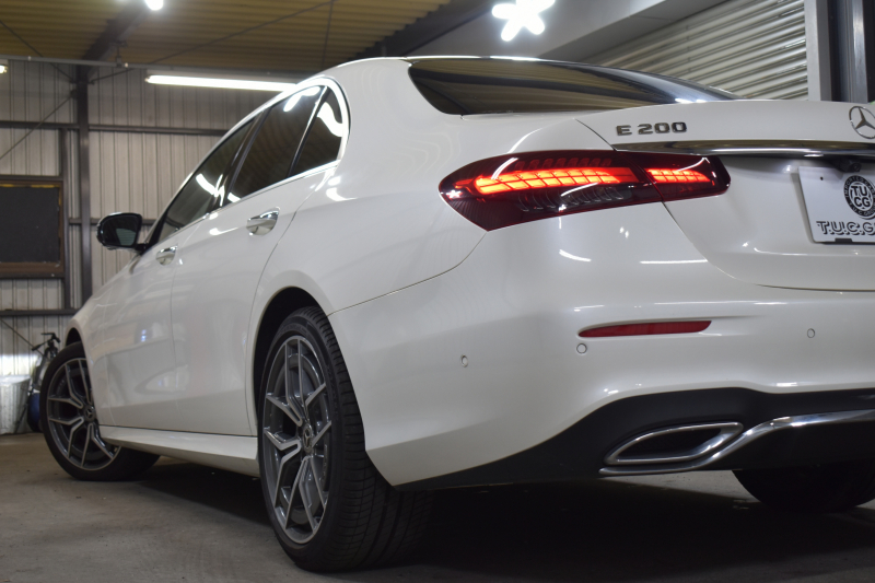 メルセデスベンツ Eクラス E200 ｽﾎﾟｰﾂ BSG搭載 ｴｸｽｸﾙｰｼﾌﾞP AMGﾗｲﾝｲﾝﾃﾘｱP ﾚｰﾀﾞｰｾｰﾌﾃｨP 後期型 1ｵｰﾅｰ ﾊﾟﾉﾗﾏｻﾝﾙｰﾌ 革 ﾌﾞﾙﾒｽﾀｰ HUD ｴｱﾊﾞﾗﾝｽP ﾊﾟﾜｰﾄﾗﾝｸ AMGｴｱﾛ19AW MBUXARﾅﾋﾞTV 360ｶﾒﾗ ﾜｲﾔﾚｽﾁｬｰｼﾞ ﾃﾞｨｽﾄﾛ ﾌﾞﾗｲﾝﾄﾞS ﾚｰﾝｷｰﾌﾟ 2年保証