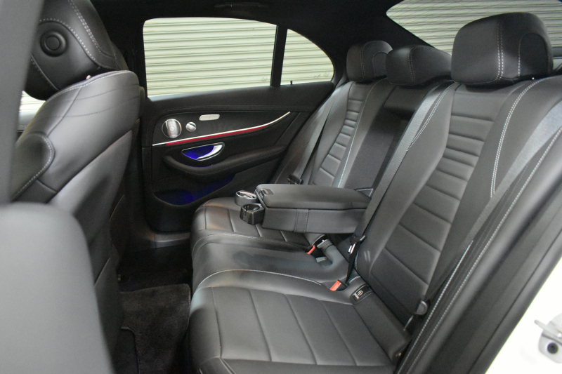 メルセデスベンツ Eクラス E200 ｽﾎﾟｰﾂ BSG搭載 ｴｸｽｸﾙｰｼﾌﾞP AMGﾗｲﾝｲﾝﾃﾘｱP ﾚｰﾀﾞｰｾｰﾌﾃｨP 後期型 1ｵｰﾅｰ ﾊﾟﾉﾗﾏｻﾝﾙｰﾌ 革 ﾌﾞﾙﾒｽﾀｰ HUD ｴｱﾊﾞﾗﾝｽP ﾊﾟﾜｰﾄﾗﾝｸ AMGｴｱﾛ19AW MBUXARﾅﾋﾞTV 360ｶﾒﾗ ﾜｲﾔﾚｽﾁｬｰｼﾞ ﾃﾞｨｽﾄﾛ ﾌﾞﾗｲﾝﾄﾞS ﾚｰﾝｷｰﾌﾟ 2年保証