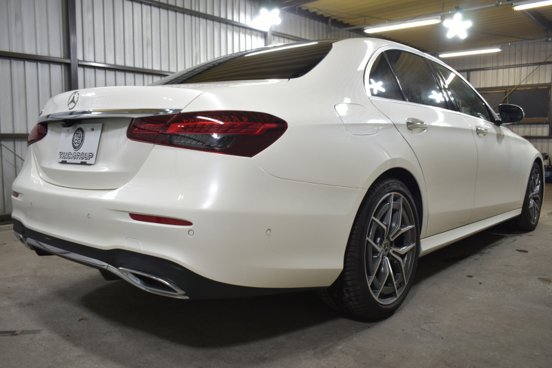 メルセデスベンツ Eクラス E200 ｽﾎﾟｰﾂ BSG搭載 ｴｸｽｸﾙｰｼﾌﾞP AMGﾗｲﾝｲﾝﾃﾘｱP ﾚｰﾀﾞｰｾｰﾌﾃｨP 後期型 1ｵｰﾅｰ ﾊﾟﾉﾗﾏｻﾝﾙｰﾌ 革 ﾌﾞﾙﾒｽﾀｰ HUD ｴｱﾊﾞﾗﾝｽP ﾊﾟﾜｰﾄﾗﾝｸ AMGｴｱﾛ19AW MBUXARﾅﾋﾞTV 360ｶﾒﾗ ﾜｲﾔﾚｽﾁｬｰｼﾞ ﾃﾞｨｽﾄﾛ ﾌﾞﾗｲﾝﾄﾞS ﾚｰﾝｷｰﾌﾟ 2年保証