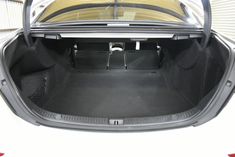 メルセデスベンツ Eクラス E200 ｽﾎﾟｰﾂ BSG搭載 ｴｸｽｸﾙｰｼﾌﾞP AMGﾗｲﾝｲﾝﾃﾘｱP ﾚｰﾀﾞｰｾｰﾌﾃｨP 後期型 1ｵｰﾅｰ ﾊﾟﾉﾗﾏｻﾝﾙｰﾌ 革 ﾌﾞﾙﾒｽﾀｰ HUD ｴｱﾊﾞﾗﾝｽP ﾊﾟﾜｰﾄﾗﾝｸ AMGｴｱﾛ19AW MBUXARﾅﾋﾞTV 360ｶﾒﾗ ﾜｲﾔﾚｽﾁｬｰｼﾞ ﾃﾞｨｽﾄﾛ ﾌﾞﾗｲﾝﾄﾞS ﾚｰﾝｷｰﾌﾟ 2年保証