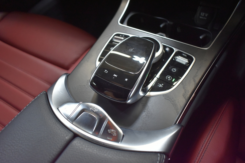 AMG Cクラス C43 4ﾏﾁｯｸ ｶﾌﾞﾘｵﾚ ﾚｰﾀﾞｰｾｰﾌﾃｨP 3.0ﾘｯﾀｰV6ﾂｲﾝﾀｰﾎﾞ 赤革/黒幌 ﾌﾞﾙﾒｽﾀｰ ｴｱﾊﾞﾗﾝｽP ｴｱｽｶｰﾌ ｴｱｷｬｯﾌﾟ ｴｱﾛ19AW ﾃﾞｨｽﾄﾛﾆｯｸ ﾌﾞﾗｲﾝﾄﾞｽﾎﾟｯﾄ ﾚｰﾝｷｰﾌﾟ ﾅﾋﾞTV ﾊﾞｯｸｶﾒﾗ ｷｰﾚｽｺﾞｰ 2年保証