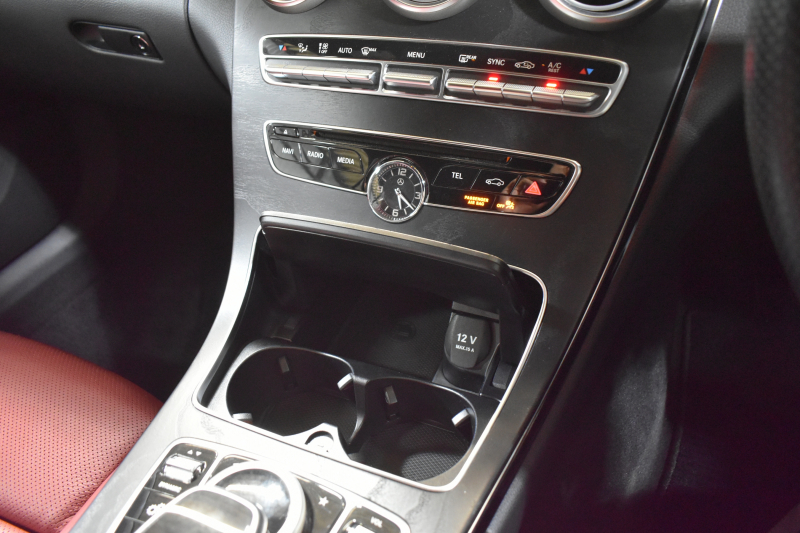 AMG Cクラス C43 4ﾏﾁｯｸ ｶﾌﾞﾘｵﾚ ﾚｰﾀﾞｰｾｰﾌﾃｨP 3.0ﾘｯﾀｰV6ﾂｲﾝﾀｰﾎﾞ 赤革/黒幌 ﾌﾞﾙﾒｽﾀｰ ｴｱﾊﾞﾗﾝｽP ｴｱｽｶｰﾌ ｴｱｷｬｯﾌﾟ ｴｱﾛ19AW ﾃﾞｨｽﾄﾛﾆｯｸ ﾌﾞﾗｲﾝﾄﾞｽﾎﾟｯﾄ ﾚｰﾝｷｰﾌﾟ ﾅﾋﾞTV ﾊﾞｯｸｶﾒﾗ ｷｰﾚｽｺﾞｰ 2年保証