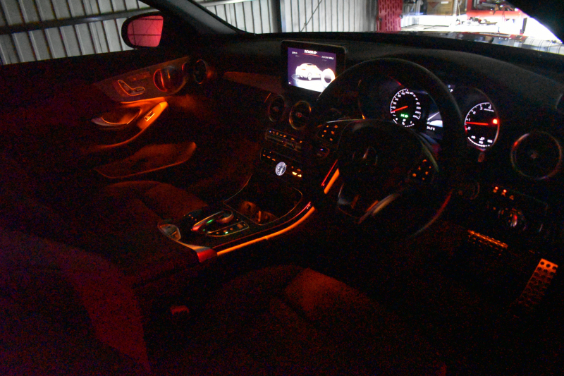 AMG Cクラス C43 4ﾏﾁｯｸ ｶﾌﾞﾘｵﾚ ﾚｰﾀﾞｰｾｰﾌﾃｨP 3.0ﾘｯﾀｰV6ﾂｲﾝﾀｰﾎﾞ 赤革/黒幌 ﾌﾞﾙﾒｽﾀｰ ｴｱﾊﾞﾗﾝｽP ｴｱｽｶｰﾌ ｴｱｷｬｯﾌﾟ ｴｱﾛ19AW ﾃﾞｨｽﾄﾛﾆｯｸ ﾌﾞﾗｲﾝﾄﾞｽﾎﾟｯﾄ ﾚｰﾝｷｰﾌﾟ ﾅﾋﾞTV ﾊﾞｯｸｶﾒﾗ ｷｰﾚｽｺﾞｰ 2年保証