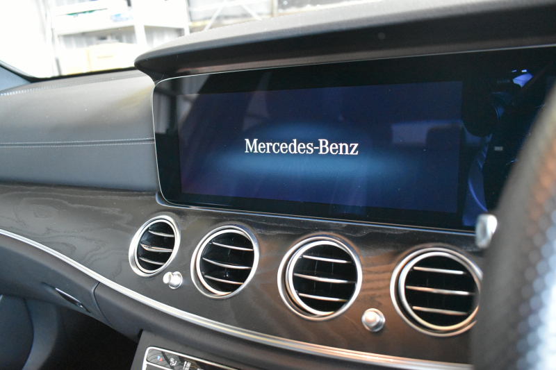 メルセデスベンツ Eクラス E200ﾜｺﾞﾝ ｽﾎﾟｰﾂ BSG搭載 ｴｸｽｸﾙｰｼﾌﾞ AMGﾗｲﾝｲﾝﾃﾘｱ ﾚｰﾀﾞｰｾｰﾌﾃｨP 後期型 MEｺﾈ 全席ﾋｰﾀｰ黒革 ACC AMGｴｱﾛ 電動ﾘｱｹﾞｰﾄ ﾍｯﾄﾞｱｯﾌﾟﾃﾞｨｽﾌﾟﾚｲ ﾌﾞﾙﾒｽﾀｰS 地ﾃﾞｼﾞ360ｶﾒﾗ 2年保証