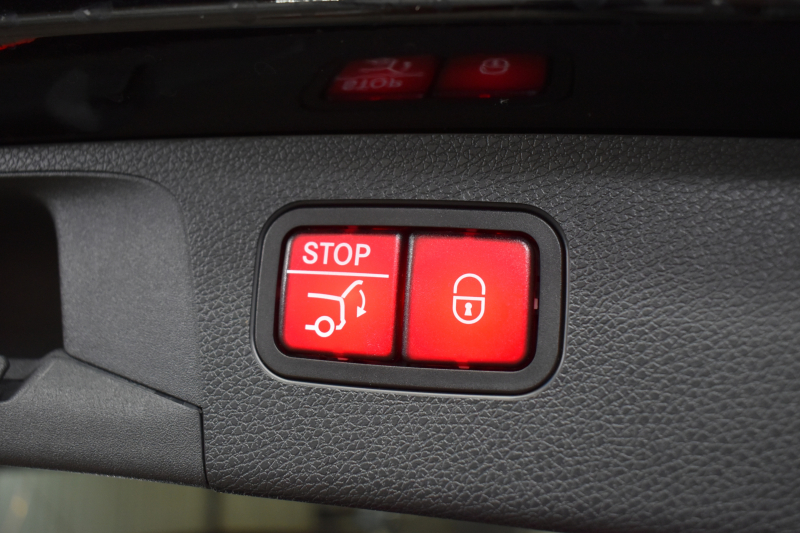 メルセデスベンツ Eクラス E200ﾜｺﾞﾝ ｽﾎﾟｰﾂ BSG搭載 ｴｸｽｸﾙｰｼﾌﾞ AMGﾗｲﾝｲﾝﾃﾘｱ ﾚｰﾀﾞｰｾｰﾌﾃｨP 後期型 MEｺﾈ 全席ﾋｰﾀｰ黒革 ACC AMGｴｱﾛ 電動ﾘｱｹﾞｰﾄ ﾍｯﾄﾞｱｯﾌﾟﾃﾞｨｽﾌﾟﾚｲ ﾌﾞﾙﾒｽﾀｰS 地ﾃﾞｼﾞ360ｶﾒﾗ 2年保証