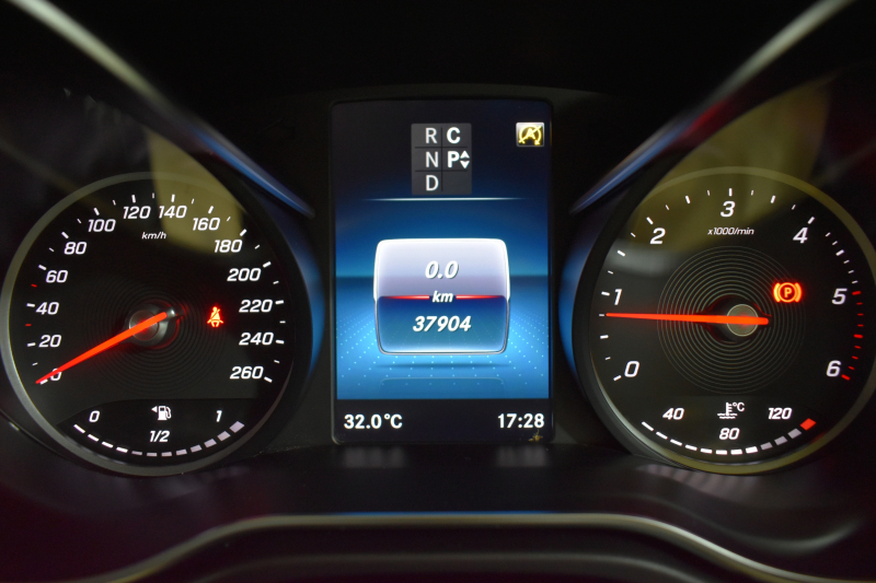 メルセデスベンツ Vクラス V220d ｱﾊﾞﾝｷﾞｬﾙﾄﾞｴｸｽﾄﾗﾛﾝｸﾞ AMGﾗｲﾝ ﾚｰﾀﾞｰP 2.2L直4ﾀｰﾎﾞ ﾋｰﾀｰ黒革 ﾌﾞﾙﾒｽﾀｰS ﾃﾞｨｽﾄﾛ ﾌﾞﾗｲﾝﾄﾞｽﾎﾟｯﾄ Lｷｰﾌﾟ AMGｴｱﾛ19AW 両側電動ｽﾗｲﾄﾞﾄﾞｱ 電動Rｹﾞｰﾄ 地ﾃﾞｼﾞﾅﾋﾞ360ｶﾒﾗ 2年保証