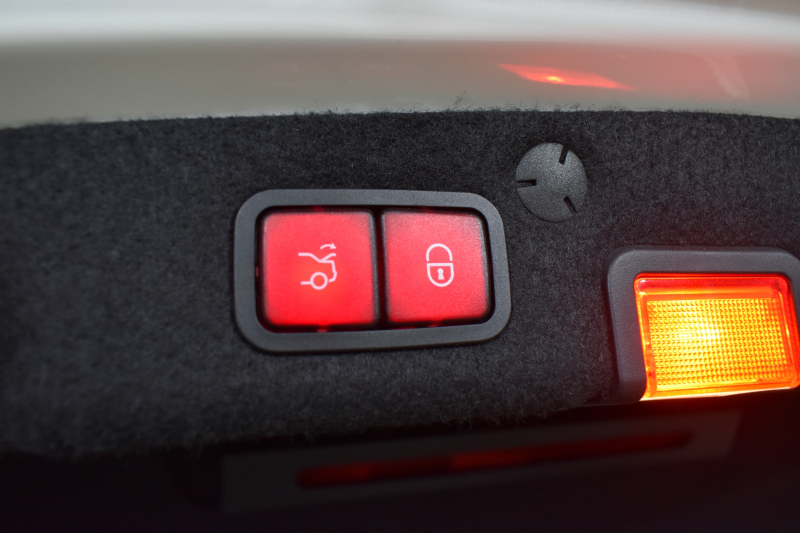 メルセデスベンツ Cクラス C200 ﾛｰﾚｳｽED ｽﾎﾟｰﾂﾌﾟﾗｽP ﾚｻﾞｰｴｸｽｸﾙｰｼﾌﾞP ﾚｰﾀﾞｰｾｰﾌﾃｨP 後期 ﾊﾟﾉﾗﾏｻﾝﾙｰﾌ 革 ﾍﾞﾝﾁﾚｰﾀｰ ﾌﾞﾙﾒｽﾀｰS HUD 360ｶﾒﾗ ｴｱﾊﾞﾗﾝｽP 液晶ﾒｰﾀｰ ﾌｯﾄﾄﾗﾝｸ AMGｴｱﾛ18AW ﾃﾞｨｽﾄﾛ ﾌﾞﾗｲﾝﾄﾞS ﾚｰﾝｷｰﾌﾟ ﾅﾋﾞTV ｷｰﾚｽｺﾞｰ 2年保証