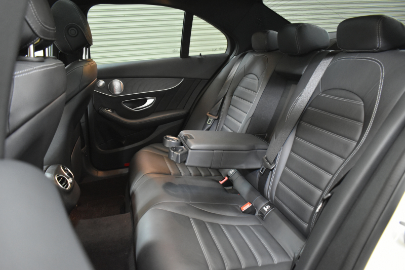 メルセデスベンツ Cクラス C220d AVG AMGﾗｲﾝ ﾚｻﾞｰｴｸｽｸﾙｰｼﾌﾞP ﾚｰﾀﾞｰｾｰﾌﾃｨP 後期 ﾊﾟﾉﾗﾏｻﾝﾙｰﾌ 革 ﾌﾞﾙﾒｽﾀｰS HUD ｴｱﾊﾞﾗﾝｽP 液晶ﾒｰﾀｰ ﾌｯﾄﾄﾗﾝｸ AMGｴｱﾛ18AW ﾃﾞｨｽﾄﾛ ﾌﾞﾗｲﾝﾄﾞS ﾚｰﾝｷｰﾌﾟ ﾅﾋﾞTV Bｶﾒﾗ ｷｰﾚｽｺﾞｰ 2年保証