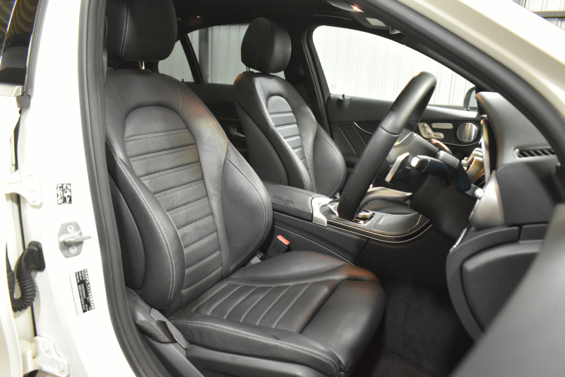 メルセデスベンツ Cクラス C220d AVG AMGﾗｲﾝ ﾚｻﾞｰｴｸｽｸﾙｰｼﾌﾞP ﾚｰﾀﾞｰｾｰﾌﾃｨP 後期 ﾊﾟﾉﾗﾏｻﾝﾙｰﾌ 革 ﾌﾞﾙﾒｽﾀｰS HUD ｴｱﾊﾞﾗﾝｽP 液晶ﾒｰﾀｰ ﾌｯﾄﾄﾗﾝｸ AMGｴｱﾛ18AW ﾃﾞｨｽﾄﾛ ﾌﾞﾗｲﾝﾄﾞS ﾚｰﾝｷｰﾌﾟ ﾅﾋﾞTV Bｶﾒﾗ ｷｰﾚｽｺﾞｰ 2年保証