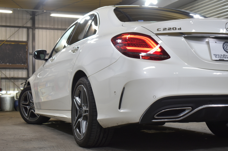 メルセデスベンツ Cクラス C220d AVG AMGﾗｲﾝ ﾚｻﾞｰｴｸｽｸﾙｰｼﾌﾞP ﾚｰﾀﾞｰｾｰﾌﾃｨP 後期 ﾊﾟﾉﾗﾏｻﾝﾙｰﾌ 革 ﾌﾞﾙﾒｽﾀｰS HUD ｴｱﾊﾞﾗﾝｽP 液晶ﾒｰﾀｰ ﾌｯﾄﾄﾗﾝｸ AMGｴｱﾛ18AW ﾃﾞｨｽﾄﾛ ﾌﾞﾗｲﾝﾄﾞS ﾚｰﾝｷｰﾌﾟ ﾅﾋﾞTV Bｶﾒﾗ ｷｰﾚｽｺﾞｰ 2年保証