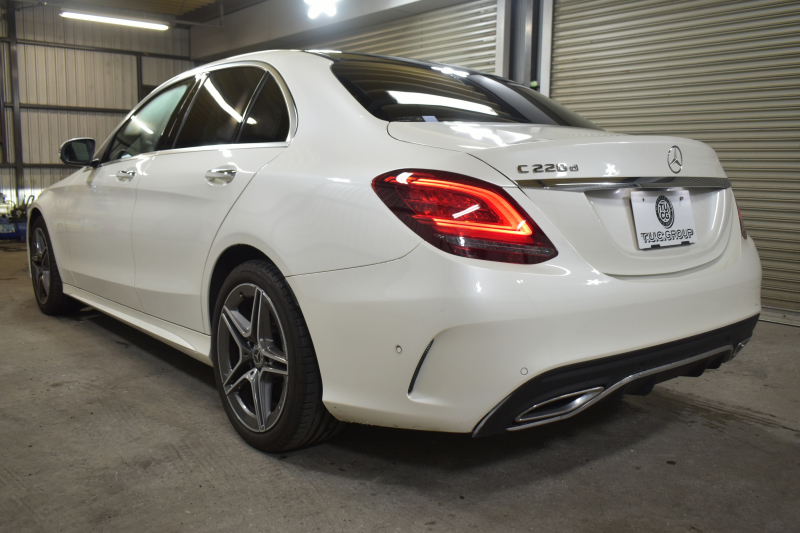 メルセデスベンツ Cクラス C220d AVG AMGﾗｲﾝ ﾚｻﾞｰｴｸｽｸﾙｰｼﾌﾞP ﾚｰﾀﾞｰｾｰﾌﾃｨP 後期 ﾊﾟﾉﾗﾏｻﾝﾙｰﾌ 革 ﾌﾞﾙﾒｽﾀｰS HUD ｴｱﾊﾞﾗﾝｽP 液晶ﾒｰﾀｰ ﾌｯﾄﾄﾗﾝｸ AMGｴｱﾛ18AW ﾃﾞｨｽﾄﾛ ﾌﾞﾗｲﾝﾄﾞS ﾚｰﾝｷｰﾌﾟ ﾅﾋﾞTV Bｶﾒﾗ ｷｰﾚｽｺﾞｰ 2年保証