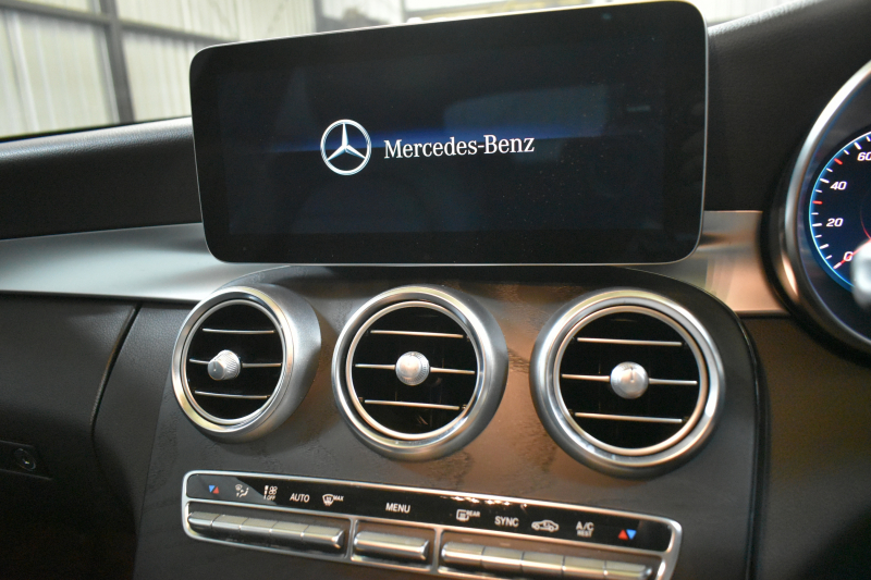 メルセデスベンツ Cクラス C220d AVG AMGﾗｲﾝ ﾚｻﾞｰｴｸｽｸﾙｰｼﾌﾞP ﾚｰﾀﾞｰｾｰﾌﾃｨP 後期 ﾊﾟﾉﾗﾏｻﾝﾙｰﾌ 革 ﾌﾞﾙﾒｽﾀｰS HUD ｴｱﾊﾞﾗﾝｽP 液晶ﾒｰﾀｰ ﾌｯﾄﾄﾗﾝｸ AMGｴｱﾛ18AW ﾃﾞｨｽﾄﾛ ﾌﾞﾗｲﾝﾄﾞS ﾚｰﾝｷｰﾌﾟ ﾅﾋﾞTV Bｶﾒﾗ ｷｰﾚｽｺﾞｰ 2年保証