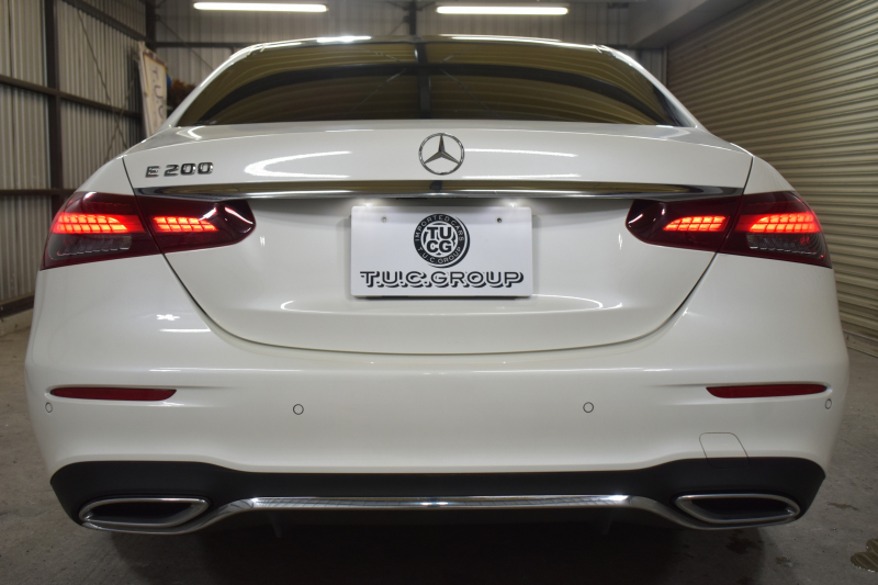 メルセデスベンツ Eクラス E200 ｽﾎﾟｰﾂ 1ｵﾅ ｴｸｽｸﾙｰｼﾌﾞP AMGﾗｲﾝｲﾝﾃﾘｱP ﾚｰﾀﾞｰｾｰﾌﾃｨP 真珠 後期型 ﾊﾟﾉﾗﾏｻﾝﾙｰﾌ 燃費12.8KM 全席ﾋｰﾀｰ黒革 ﾃﾞｨｽﾄﾛ BSM Lﾁｪﾝｼﾞ AMGｴｱﾛ19AW ｷｰﾚｽGO ﾊﾟｰｸﾄﾛ HUD ﾌﾞﾙﾒS ﾏﾙﾁｶﾗｰｱﾝﾋﾞｴﾝﾄ 対話式ﾅﾋﾞ 360ｶﾒﾗ 2年保証