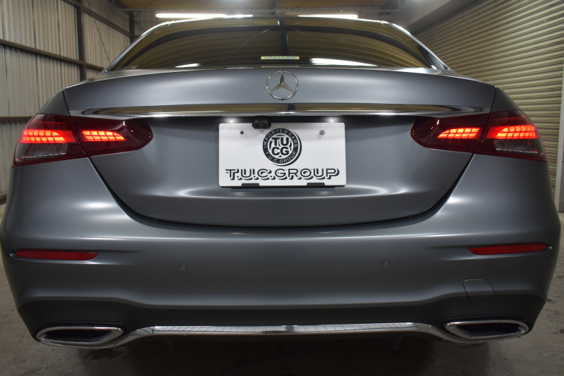 メルセデスベンツ Eクラス E200 ｽﾎﾟｰﾂ BSG搭載 ｴｸｽｸﾙｰｼﾌﾞP AMGﾗｲﾝｲﾝﾃﾘｱP ﾚｰﾀﾞｰｾｰﾌﾃｨP 後期型 ﾏｯﾄｸﾞﾚｰ ﾊﾟﾉﾗﾏｻﾝﾙｰﾌ 革 ﾌﾞﾙﾒｽﾀｰ HUD ｴｱﾊﾞﾗﾝｽP ﾊﾟﾜｰﾄﾗﾝｸ AMGｴｱﾛ19AW MBUXARﾅﾋﾞTV 360ｶﾒﾗ ﾜｲﾔﾚｽﾁｬｰｼﾞ ﾃﾞｨｽﾄﾛ ﾌﾞﾗｲﾝﾄﾞS ﾚｰﾝｷｰﾌﾟ 2年保証