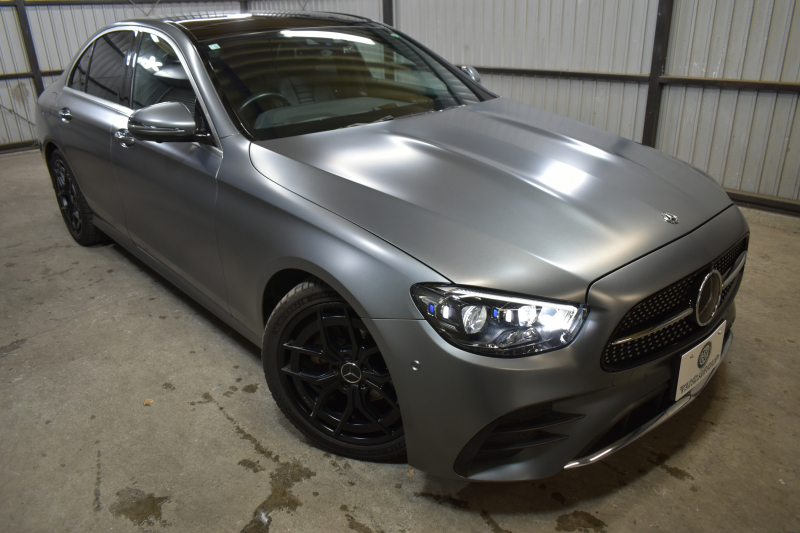 メルセデスベンツ Eクラス E200 ｽﾎﾟｰﾂ BSG搭載 ｴｸｽｸﾙｰｼﾌﾞP AMGﾗｲﾝｲﾝﾃﾘｱP ﾚｰﾀﾞｰｾｰﾌﾃｨP 後期型 ﾏｯﾄｸﾞﾚｰ ﾊﾟﾉﾗﾏｻﾝﾙｰﾌ 革 ﾌﾞﾙﾒｽﾀｰ HUD ｴｱﾊﾞﾗﾝｽP ﾊﾟﾜｰﾄﾗﾝｸ AMGｴｱﾛ19AW MBUXARﾅﾋﾞTV 360ｶﾒﾗ ﾜｲﾔﾚｽﾁｬｰｼﾞ ﾃﾞｨｽﾄﾛ ﾌﾞﾗｲﾝﾄﾞS ﾚｰﾝｷｰﾌﾟ 2年保証