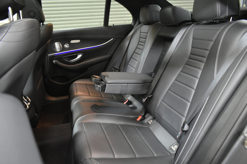 メルセデスベンツ Eクラス E200 ｽﾎﾟｰﾂ BSG搭載 ｴｸｽｸﾙｰｼﾌﾞP AMGﾗｲﾝｲﾝﾃﾘｱP ﾚｰﾀﾞｰｾｰﾌﾃｨP 後期型 ﾏｯﾄｸﾞﾚｰ ﾊﾟﾉﾗﾏｻﾝﾙｰﾌ 革 ﾌﾞﾙﾒｽﾀｰ HUD ｴｱﾊﾞﾗﾝｽP ﾊﾟﾜｰﾄﾗﾝｸ AMGｴｱﾛ19AW MBUXARﾅﾋﾞTV 360ｶﾒﾗ ﾜｲﾔﾚｽﾁｬｰｼﾞ ﾃﾞｨｽﾄﾛ ﾌﾞﾗｲﾝﾄﾞS ﾚｰﾝｷｰﾌﾟ 2年保証