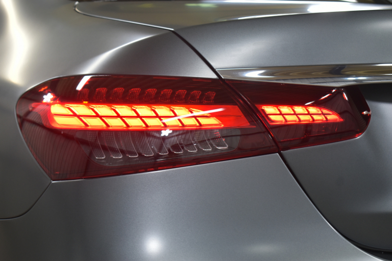 メルセデスベンツ Eクラス E200 ｽﾎﾟｰﾂ BSG搭載 ｴｸｽｸﾙｰｼﾌﾞP AMGﾗｲﾝｲﾝﾃﾘｱP ﾚｰﾀﾞｰｾｰﾌﾃｨP 後期型 ﾏｯﾄｸﾞﾚｰ ﾊﾟﾉﾗﾏｻﾝﾙｰﾌ 革 ﾌﾞﾙﾒｽﾀｰ HUD ｴｱﾊﾞﾗﾝｽP ﾊﾟﾜｰﾄﾗﾝｸ AMGｴｱﾛ19AW MBUXARﾅﾋﾞTV 360ｶﾒﾗ ﾜｲﾔﾚｽﾁｬｰｼﾞ ﾃﾞｨｽﾄﾛ ﾌﾞﾗｲﾝﾄﾞS ﾚｰﾝｷｰﾌﾟ 2年保証