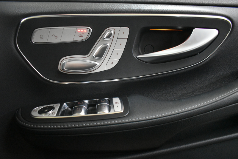 メルセデスベンツ Vクラス V220d ｱﾊﾞﾝｷﾞｬﾙﾄﾞﾛﾝｸﾞ AMGﾗｲﾝ ﾚｰﾀﾞｰP  ﾊﾟﾉﾗﾏｻﾝﾙｰﾌ  ﾌﾞﾙﾒｽﾀｰS ﾋｰﾀｰ黒革 ﾃﾞｨｽﾄﾛ BSM Lｷｰﾌﾟ AMGｴｱﾛ19AW 両側電動ｽﾗｲﾄﾞ 電動Rｹﾞｰﾄ 地ﾃﾞｼﾞ360ｶﾒﾗ 2年保証