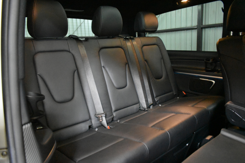 メルセデスベンツ Vクラス V220d ｱﾊﾞﾝｷﾞｬﾙﾄﾞﾛﾝｸﾞ AMGﾗｲﾝ ﾚｰﾀﾞｰP  ﾊﾟﾉﾗﾏｻﾝﾙｰﾌ  ﾌﾞﾙﾒｽﾀｰS ﾋｰﾀｰ黒革 ﾃﾞｨｽﾄﾛ BSM Lｷｰﾌﾟ AMGｴｱﾛ19AW 両側電動ｽﾗｲﾄﾞ 電動Rｹﾞｰﾄ 地ﾃﾞｼﾞ360ｶﾒﾗ 2年保証