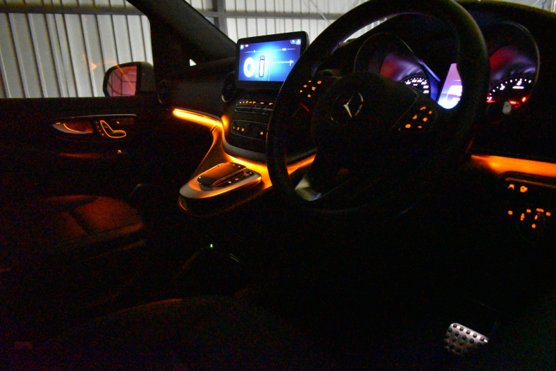 メルセデスベンツ Vクラス V220d ｱﾊﾞﾝｷﾞｬﾙﾄﾞﾛﾝｸﾞ AMGﾗｲﾝ ﾚｰﾀﾞｰP  ﾊﾟﾉﾗﾏｻﾝﾙｰﾌ  ﾌﾞﾙﾒｽﾀｰS ﾋｰﾀｰ黒革 ﾃﾞｨｽﾄﾛ BSM Lｷｰﾌﾟ AMGｴｱﾛ19AW 両側電動ｽﾗｲﾄﾞ 電動Rｹﾞｰﾄ 地ﾃﾞｼﾞ360ｶﾒﾗ 2年保証