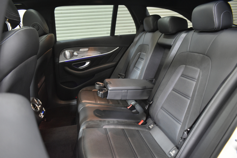 AMG Eクラス E53 4ﾏﾁｯｸ+ ﾜｺﾞﾝ ISG搭載 ｴｸｽｸﾙｰｼﾌﾞP ﾚｰﾀﾞｰｾｰﾌﾃｨP ﾊﾟﾉﾗﾏｻﾝﾙｰﾌ 革 ﾍﾞﾝﾁﾚｰﾀｰ ﾏｯｻｰｼﾞ ﾌﾞﾙﾒｽﾀｰS HUD ﾌｯﾄｹﾞｰﾄ ｴｱﾛ20AW ﾃﾞｨｽﾄﾛ ﾌﾞﾗｲﾝﾄﾞS ﾚｰﾝｷｰﾌﾟ ﾅﾋﾞTV 360ｶﾒﾗ ｷｰﾚｽｺﾞｰ 2年保証