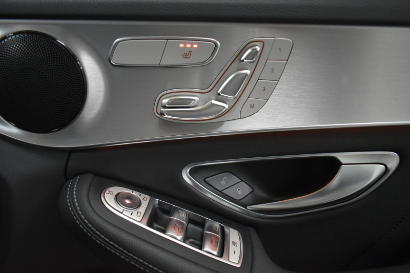 メルセデスベンツ Cクラス C180 ﾛｰﾚｳｽｴﾃﾞｨｼｮﾝ ﾚｰﾀﾞｰｾｰﾌﾃｨP 特別仕様車 前期最終型 MEｺﾈｸﾄ ｺﾗﾑ9速 ﾋｰﾀｰ黒革 ﾃﾞｨｽﾄﾛ BSM Lｷｰﾌﾟ AMGｴｱﾛ18AW ｷｰﾚｽGO PTS LEDﾍｯﾄﾞﾗｲﾄ 地ﾃﾞｼﾞﾅﾋﾞ Bｶﾒﾗ 2年保証