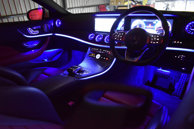 メルセデスベンツ Eクラス E200 ｸｰﾍﾟ ｽﾎﾟｰﾂ ﾚｻﾞｰP ﾚｰﾀﾞｰｾｰﾌﾃｨP  ﾊﾟﾉﾗﾏｻﾝﾙｰﾌ ﾋｰﾀｰ赤黒革 ﾃﾞｨｽﾄﾛ BSM Lﾁｪﾝｼﾞ AMGｴｱﾛ19AW ｷｰﾚｽGO ﾊﾟｰｸﾄﾛ HUD ﾌﾞﾙﾒS ﾏﾙﾁｶﾗｰｱﾝﾋﾞｴﾝﾄ 純正ﾅﾋﾞ 360ｶﾒﾗ 2年保証