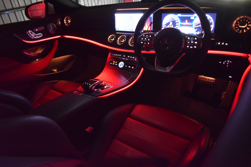 メルセデスベンツ Eクラス E200 ｸｰﾍﾟ ｽﾎﾟｰﾂ ﾚｻﾞｰP ﾚｰﾀﾞｰｾｰﾌﾃｨP  ﾊﾟﾉﾗﾏｻﾝﾙｰﾌ ﾋｰﾀｰ赤黒革 ﾃﾞｨｽﾄﾛ BSM Lﾁｪﾝｼﾞ AMGｴｱﾛ19AW ｷｰﾚｽGO ﾊﾟｰｸﾄﾛ HUD ﾌﾞﾙﾒS ﾏﾙﾁｶﾗｰｱﾝﾋﾞｴﾝﾄ 純正ﾅﾋﾞ 360ｶﾒﾗ 2年保証