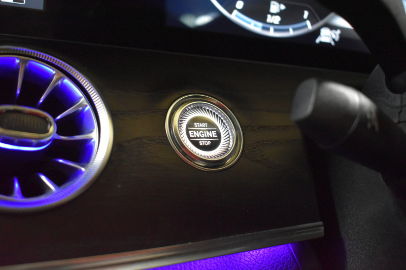 メルセデスベンツ Eクラス E200 ｸｰﾍﾟ ｽﾎﾟｰﾂ ﾚｻﾞｰP ﾚｰﾀﾞｰｾｰﾌﾃｨP  ﾊﾟﾉﾗﾏｻﾝﾙｰﾌ ﾋｰﾀｰ赤黒革 ﾃﾞｨｽﾄﾛ BSM Lﾁｪﾝｼﾞ AMGｴｱﾛ19AW ｷｰﾚｽGO ﾊﾟｰｸﾄﾛ HUD ﾌﾞﾙﾒS ﾏﾙﾁｶﾗｰｱﾝﾋﾞｴﾝﾄ 純正ﾅﾋﾞ 360ｶﾒﾗ 2年保証