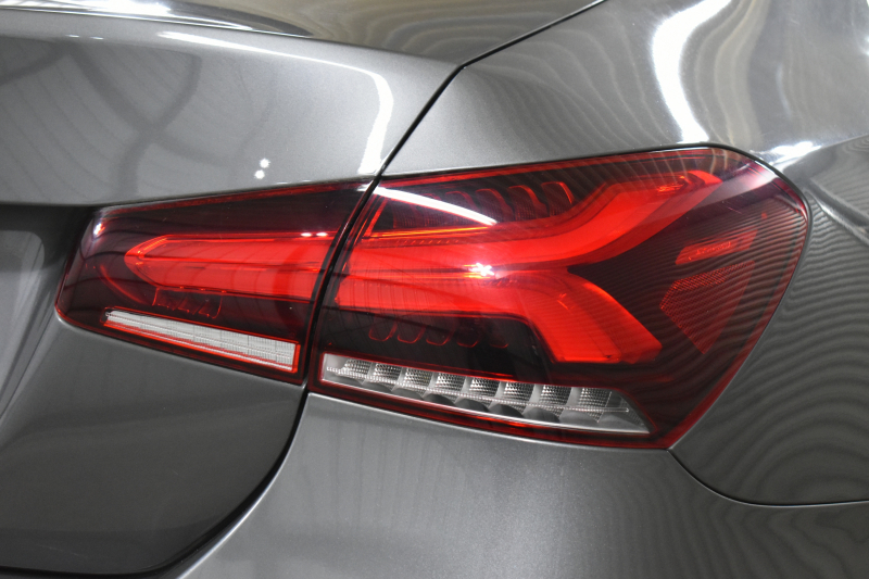 メルセデスベンツ Aクラス A180ｾﾀﾞﾝ ｽﾀｲﾙ AMGﾗｲﾝ AMGﾚｻﾞｰｴｸｽｸﾙｰｼﾌﾞ ｱﾄﾞﾊﾞﾝｽﾄﾞP ﾚｰﾀﾞｰSP 1ｵｰﾅｰ ﾊﾟﾉﾗﾏｻﾝR ﾋｰﾀｰ赤黒革 ﾃﾞｨｽﾄﾛ BSM Lﾁｪﾝｼﾞ AMGｴｱﾛ18AW ｷｰﾚｽGO PTS  HUD 対話式ﾅﾋﾞ 360ｶﾒﾗ 2年保証