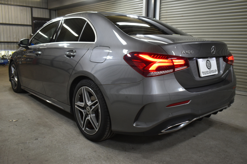 メルセデスベンツ Aクラス A180ｾﾀﾞﾝ ｽﾀｲﾙ AMGﾗｲﾝ AMGﾚｻﾞｰｴｸｽｸﾙｰｼﾌﾞ ｱﾄﾞﾊﾞﾝｽﾄﾞP ﾚｰﾀﾞｰSP 1ｵｰﾅｰ ﾊﾟﾉﾗﾏｻﾝR ﾋｰﾀｰ赤黒革 ﾃﾞｨｽﾄﾛ BSM Lﾁｪﾝｼﾞ AMGｴｱﾛ18AW ｷｰﾚｽGO PTS  HUD 対話式ﾅﾋﾞ 360ｶﾒﾗ 2年保証